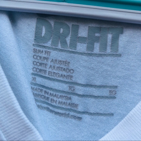 Nike Dri-Fit V-Neck Tee - Picture 3 of 4